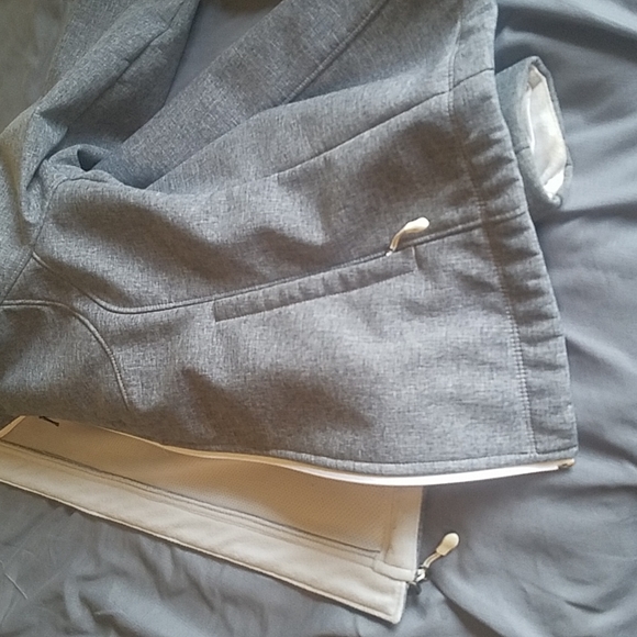 Kirkland Signature Weather Jacket Size S/CH Gray - Picture 4 of 4